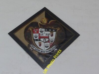 Photo 6x4 St Edmund, Castleton: hatchment Castleton/SK1582  c2015