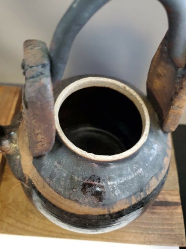 Amazing vintage stoneware teapot iron handle Marked - Picture 5 of 10
