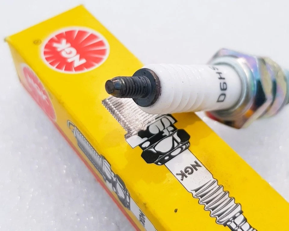 HONDA CA200 CM91 CT90 CUB C90 ST90 IRIDIUM SPARK PLUG NGK D6HS 10x12.7 (1/2") - Image 4 of 4