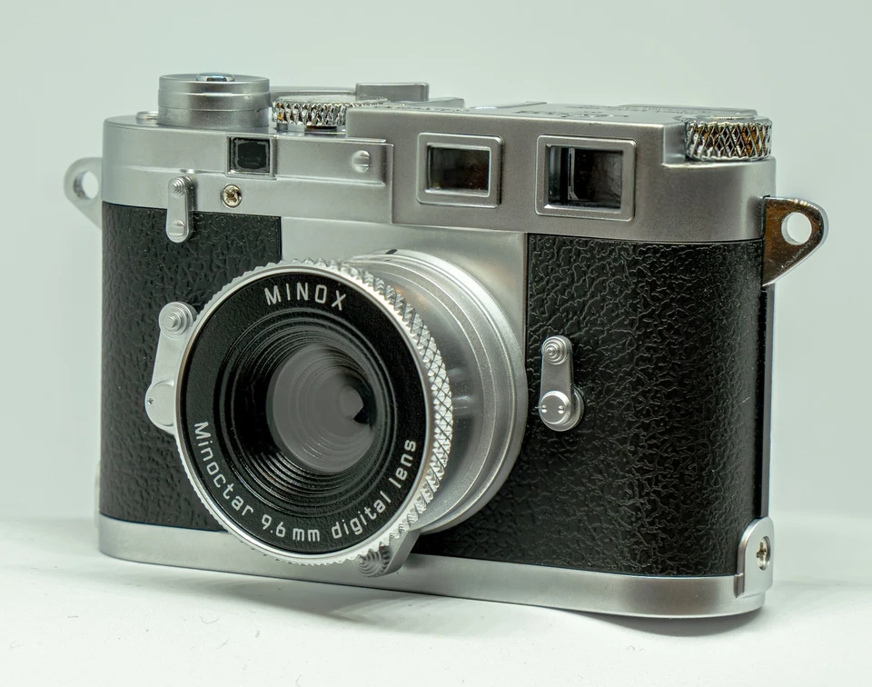 Minox M3 Leica 3MP Digital Camera - Parts or Repair - Image 4 of 4