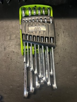 Mac Tools  6-19mm 14-PC Metric 12-PT. Combination Wrench Set PLEASE READ