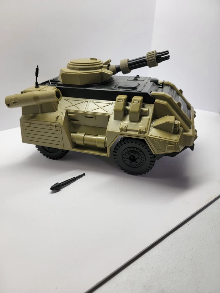 Tanque del ejército G.I.Joe 2003 con 1 figura usado pero súper bonito Foto 3 de 4