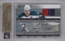 2011-12 ITG Ultimate Memorabilia 11th Edition Silver 14/30 Cody Hodgson Auto 3jl