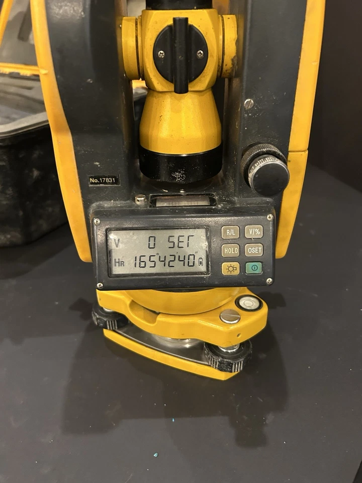 CST Berger Digital Transit Theodolite Modelo DGT10 con Estuche de Viaje de Almacenamiento Foto 3 de 4