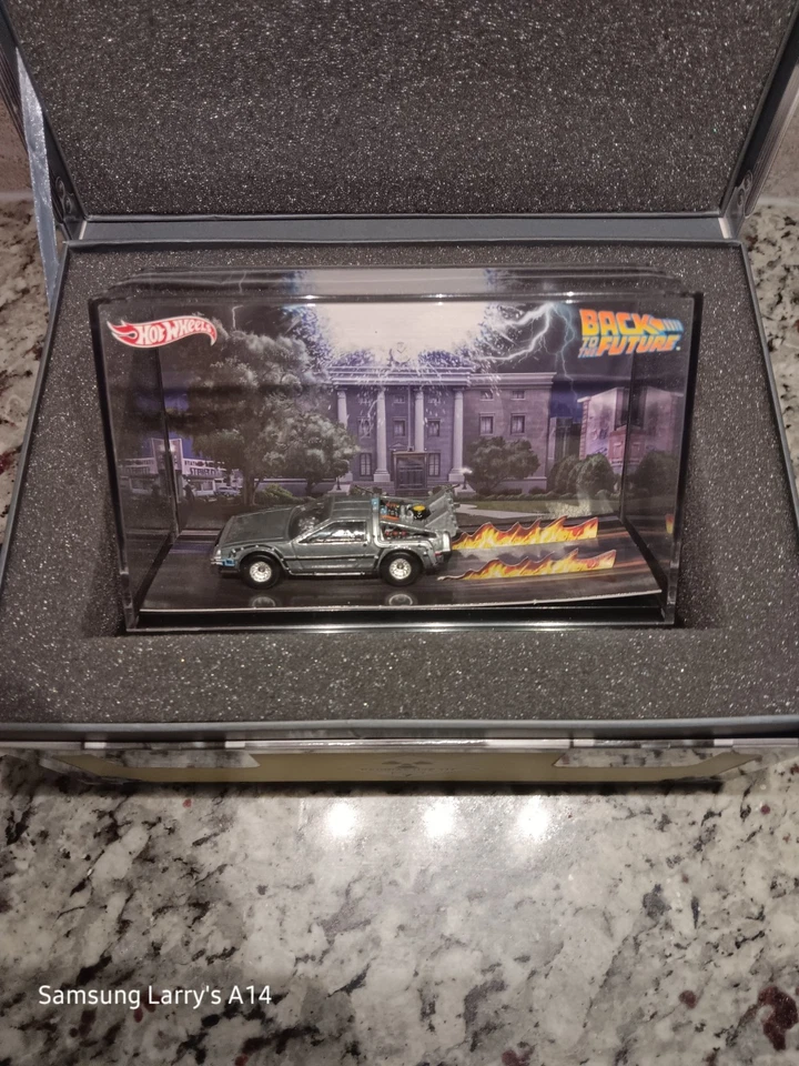 2011 BACK to FUTURE Hot Wheels PLUTONIUM CASE BOX DeLorean Time Machine Car - Image 2 of 4