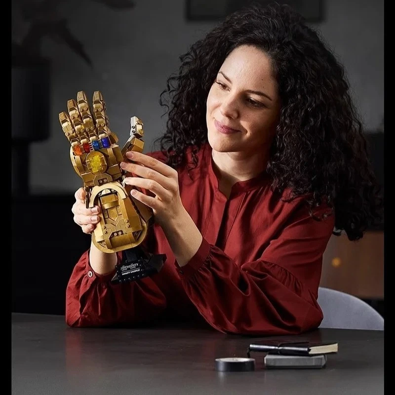 76191 Marvel Infinity Gauntlet Building Blocks Set Collectible Thanos Glove New' - image 2 of 4