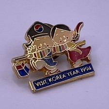Visit Korea Year 1994 Collectible Tourist Travel Souvenir Backpack Lapel Hat Pin