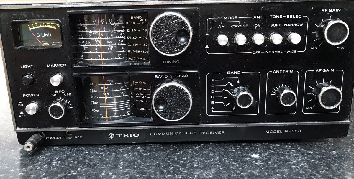 TRIO RECEIVER COMMUNICATIONS 無線機　R-300 Kenwood R-300, Kenwood r300 Receiver
