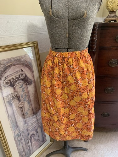 Orange & Yellow Floral Blot Short Sleeve 2 Piece Skirt Set Size Medium NO TAGS - Picture 2 of 17
