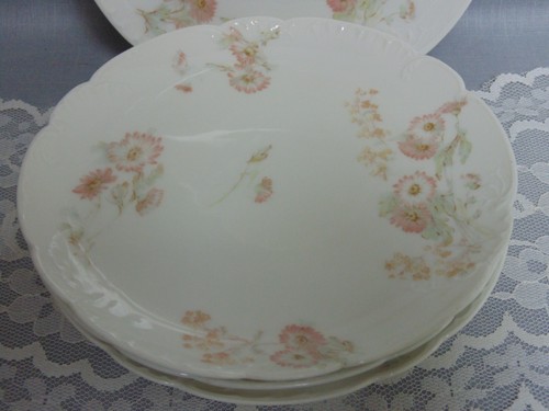 Four Haviland Limoges Coupe Bread Plates Schleiger 237 Pink Green Marseilles - Picture 3 of 6