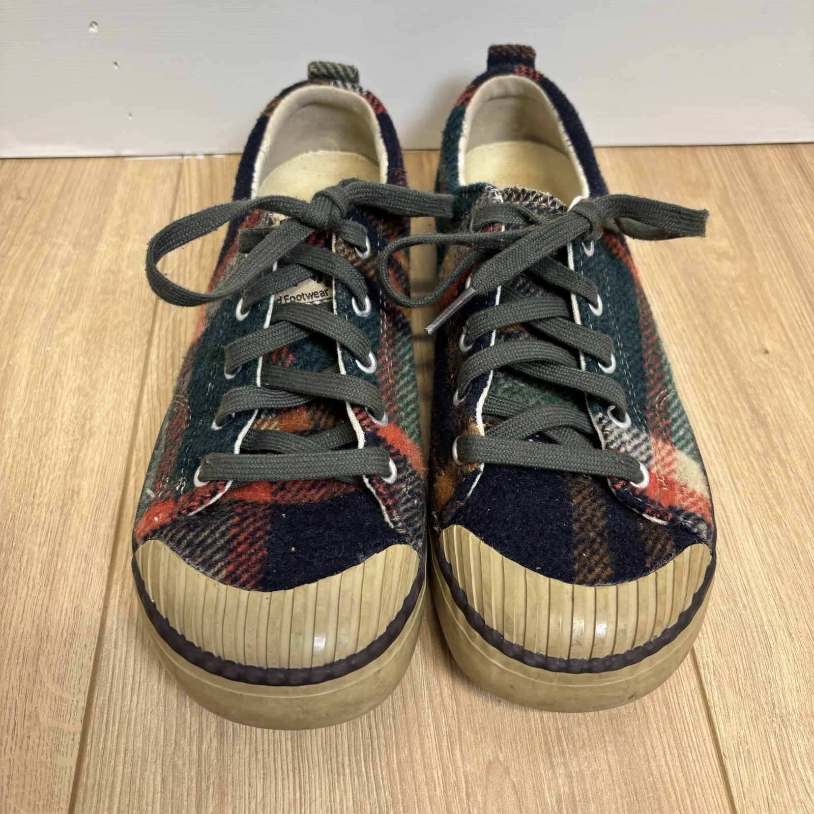 Women’s Keen Plaid Soft Sneakers Green And Red Size 7 0331