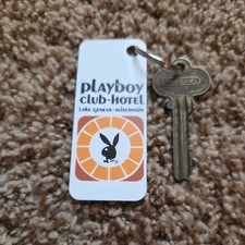 VINTAGE  PLAYBOY CLUB LAKE GENEVA RESORT / HOTEL LODGE ROOM KEY FOB HEFNER BUNNY