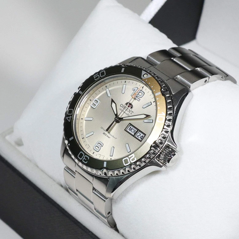 Relógio masculino automático Orient Mako III mostrador prata aço inoxidável RA-AA0821S19B - Imagem 3 de 4