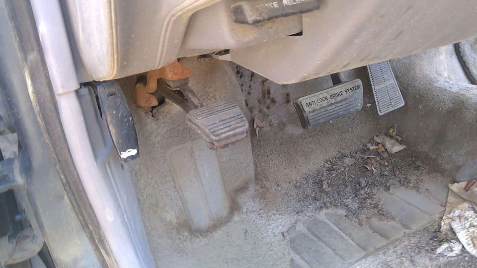 1995 Buick Century Parking Brake Pedal Assembly Oem Complete Emergency Unit - Image 2 of 4