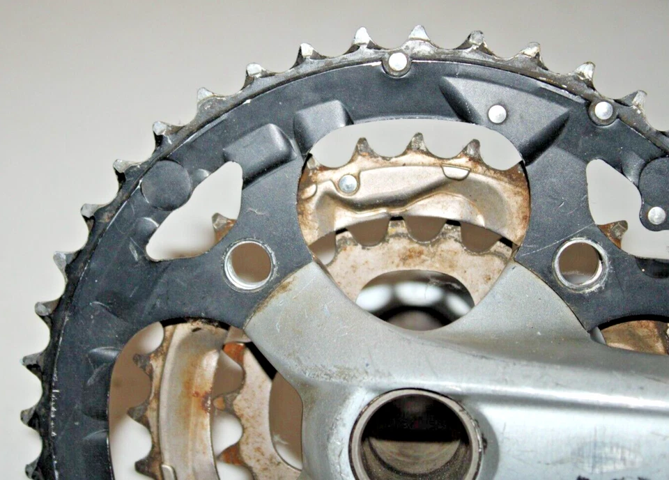 Pedivela tripla Shimano FC-M591 170mm 44/32/22t BCD104 cinza MTB sujeira remetente EUA - Imagem 3 de 4