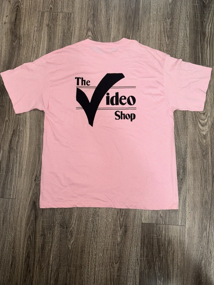 Camiseta Promocional Vintage 90’s 00s Y2K The Video Shop Rosa Talla XL Hombre’s Delta Foto 4 de 4