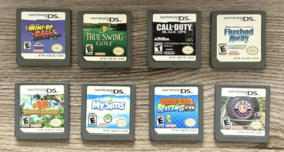 Nintendo DS Game Lot w/ Carrying Case 8 Games Call Of Duty, Diddy Kong, Etc. - Image 2 of 4