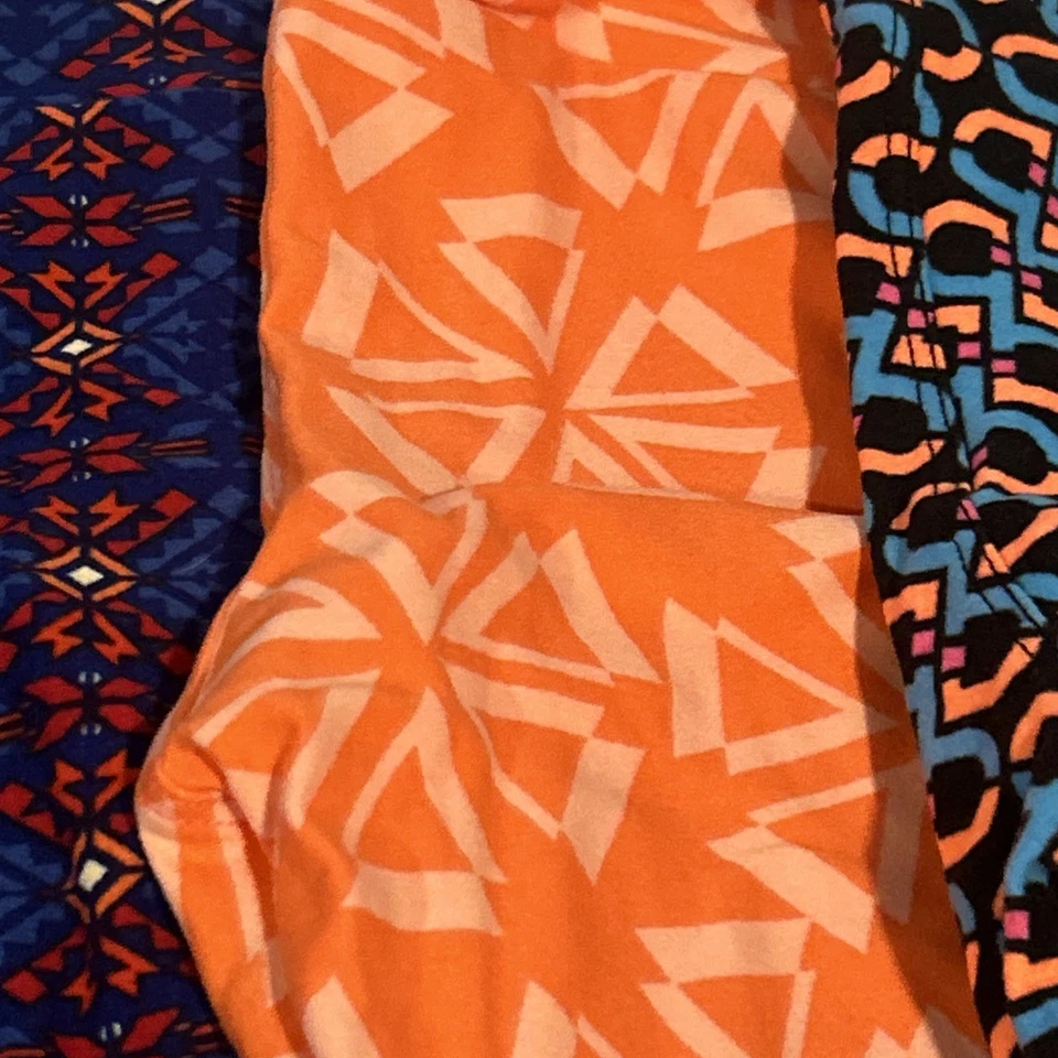 Lot Of 5 NWOT LuLaRoe Kids Leggings Size S/M- FUN colorful Geometric Prints! - Image 4 of 4