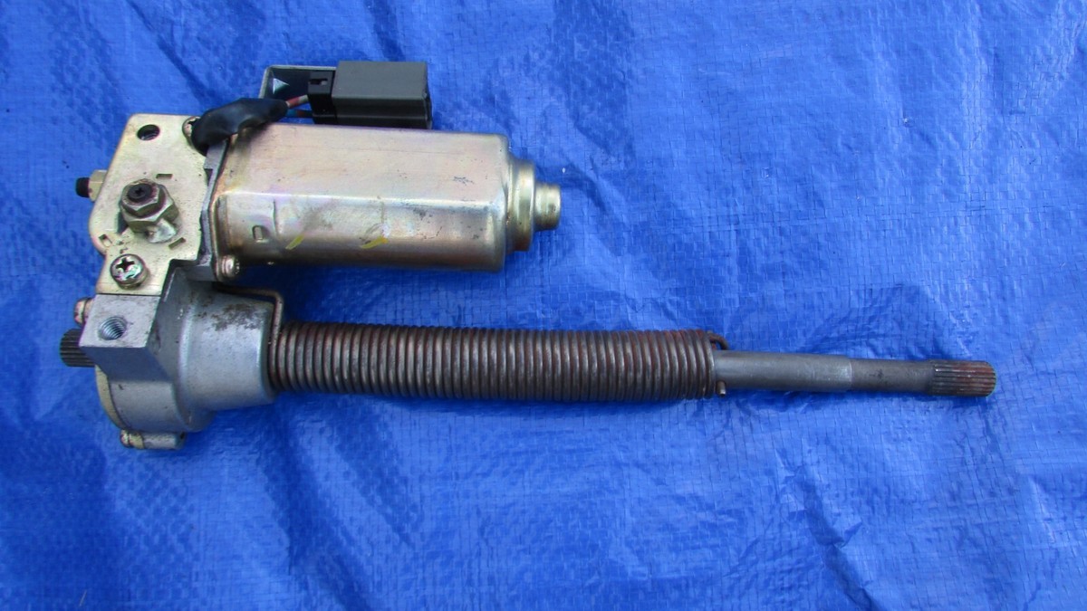 90-96 Nissan 300ZX 13s driver power front seat bottom tilt motor