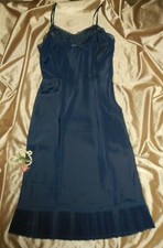 T M 12 Barbizon Full Slip Navy Endear CrispTafetta Permpleat Side Zip Silk Scarf