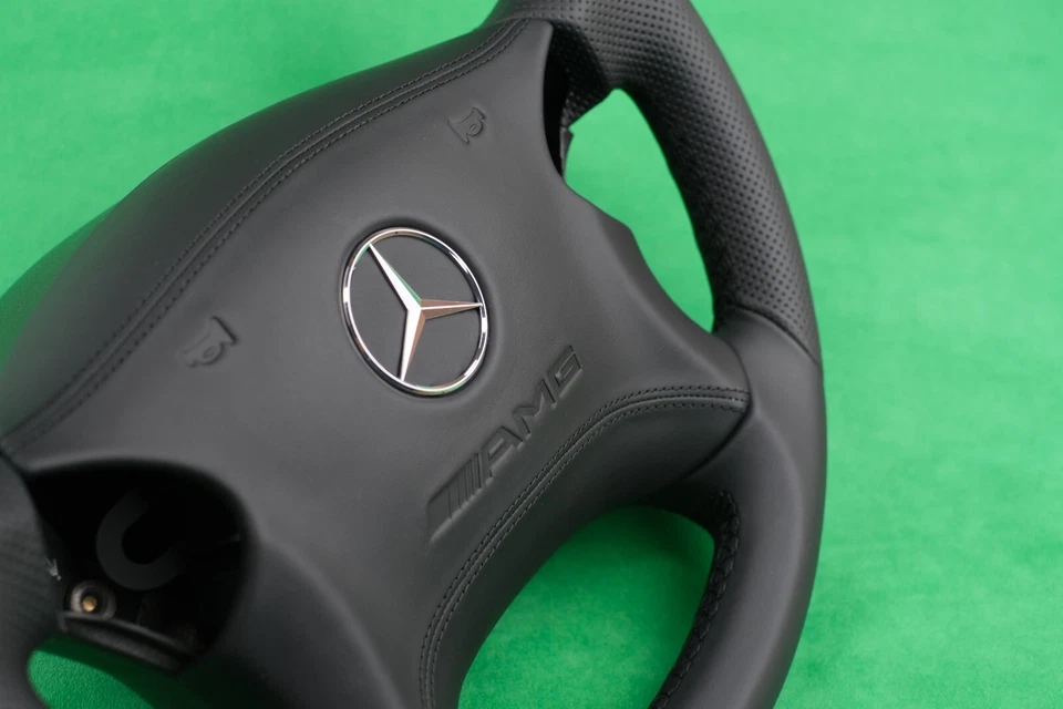 Volante a medida OEM Clase C W203 C55AMG C32AMG C36AMG AMG estampado Foto 3 de 4