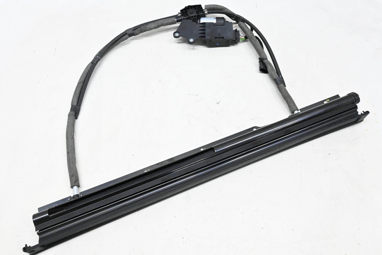 ⭐ 14-21 Maserati Quattroporte Rear Right Door Sun Privcy Shade Blind Curtain Oem