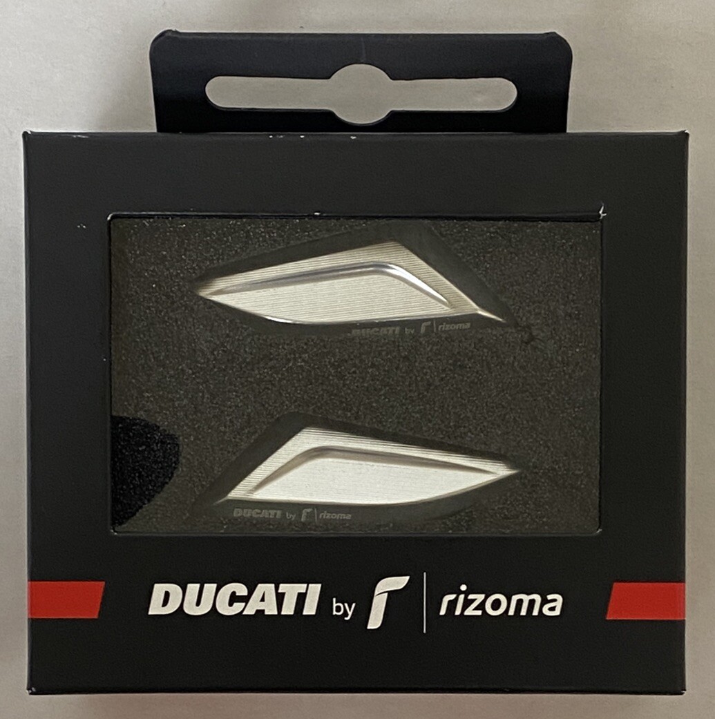 DUCATI DM-BS591A ミラー穴カバーrizoma DUCATI DM-BS591A ミラー穴カバーrizoma Ducati Rizoma Mirror
