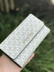 michael kors logo wallet vanilla