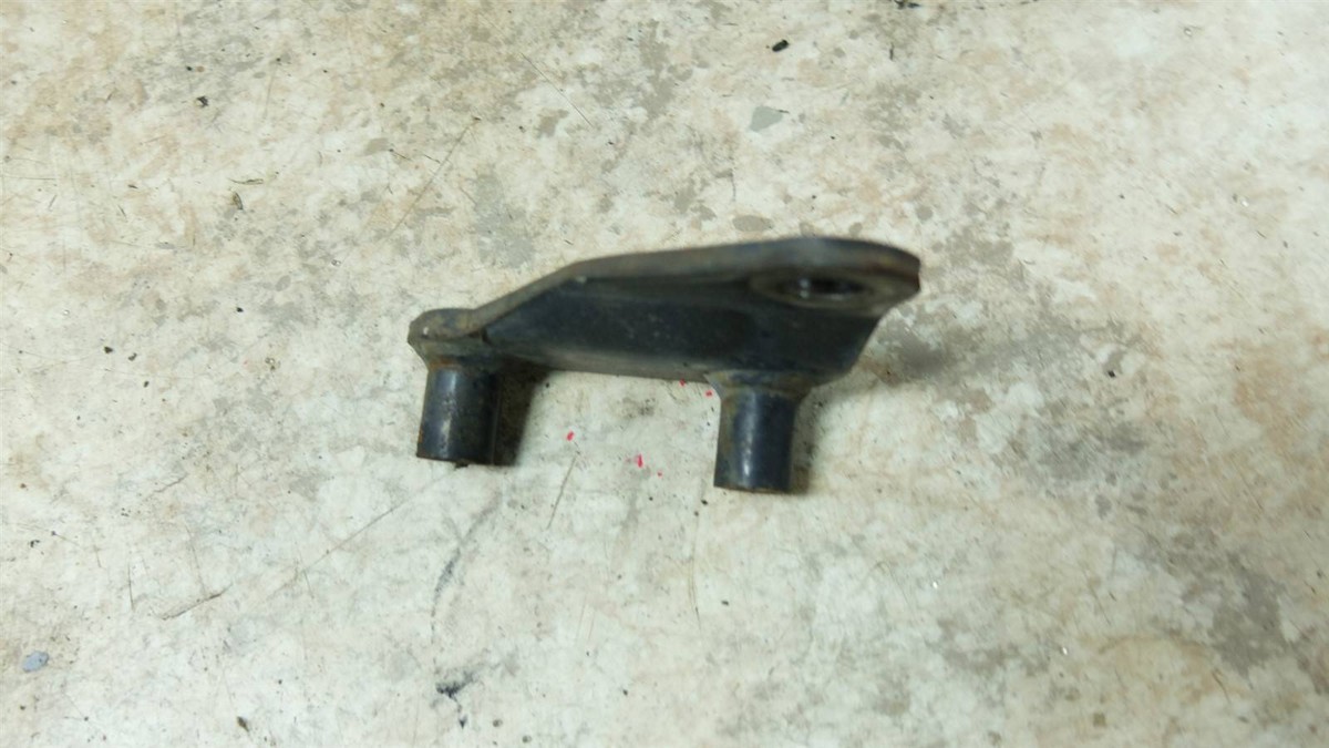 84 Kawasaki ZX 9 GPZ 900 A ZX900 GPZ900 engine motor mount bracket