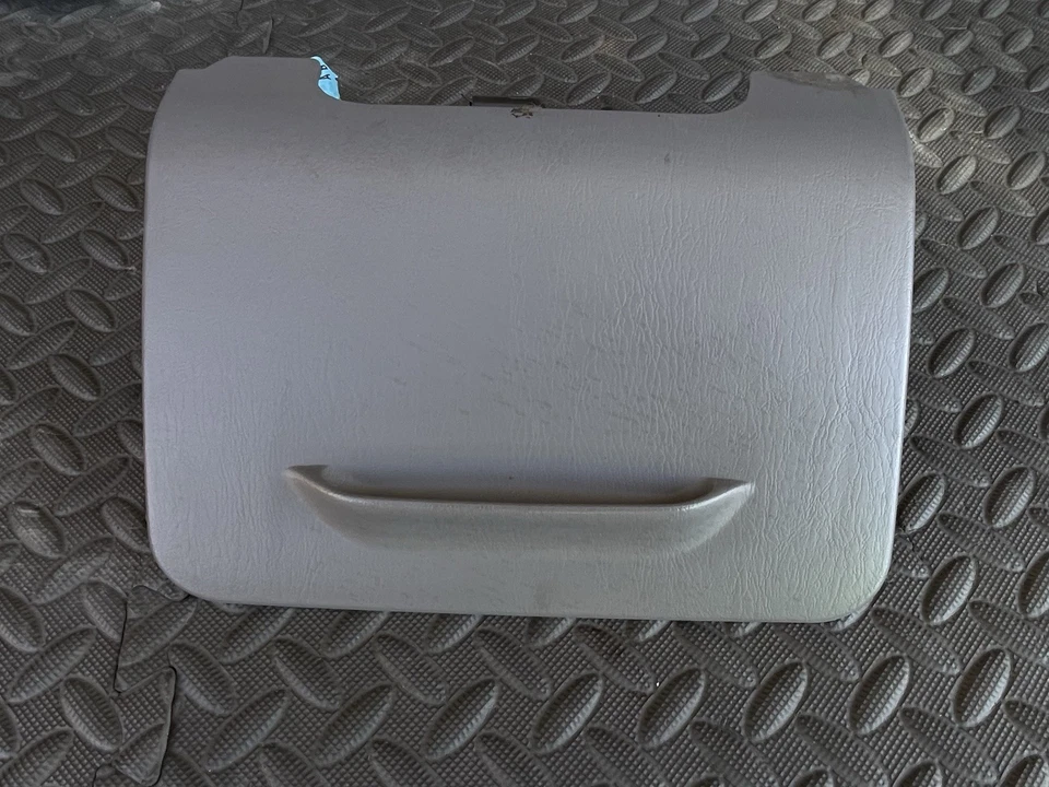 Cenicero gris con soporte para tablero Lincoln Town Car Ford Crown Victoria 1998-2002 Foto 3 de 4