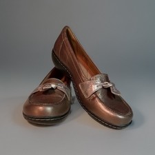 Clarks Collection Womens 6.5 Metallic Gold Loafers Fring Tie Accent Comfort