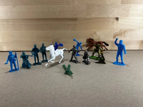 Vintage Toy Soldiers Lot Britains MPC Marx Tim Mee Figures Horses Mixed Eras