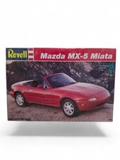     1993 Revell 1:24 Scale Model Kit of the 1993 Mazda MX-5 Miata Skill 2      