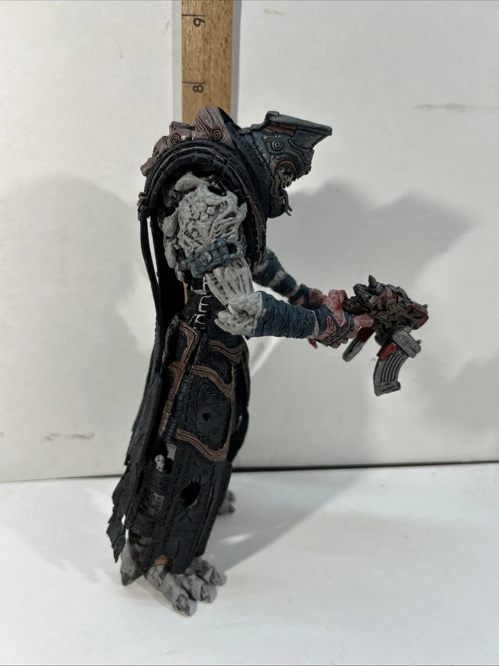 Gears Of War 2 松散 Kantus NECA 球员精选可动人偶完整 — 第 2/4 张图片