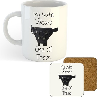 11 Unzen Tasse - Meine Frau trägt - Lustig Unhöflich Pegging Mann Ehemann Witz Humor Geschenk Liebe