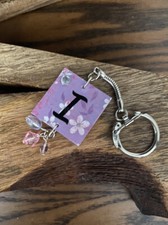 Handgefertigter lila Pastell Perlen Alphabet Schlüsselanhänger/Anfangsbuchstabe I - kostenloser Versand