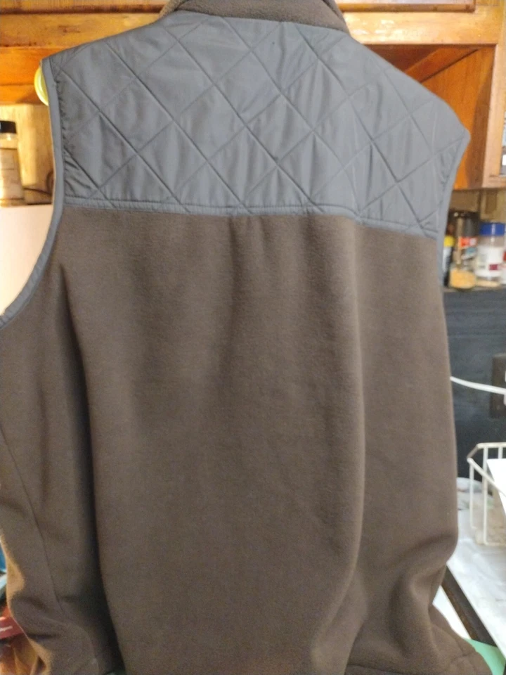 Hawke & Co Outfitters Fleece Vest Quilted Accent On Shoulders Fur Lined Brown XL - Image 4 of 4