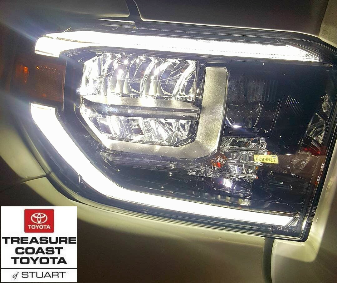 NEW OEM TOYOTA TUNDRA 18-20 PLATINUM CHROME LED HEADLIGHT (PASS