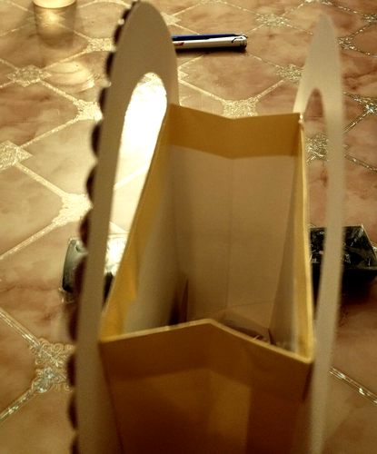 GESCHENKTASCHE OSTERN- verziert mit Steinchen und 3-D Motiv, zusammen gefaltet - Bild 4 von 8