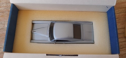 Madison Models Nr.4 Pontiac Bonneville Coupe 1965 1:43 - Foto 5 di 7