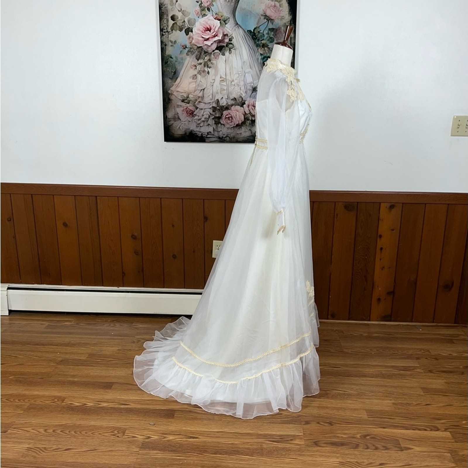 Pretty Vintage 1970s Organza Wedding Gown! - image 4