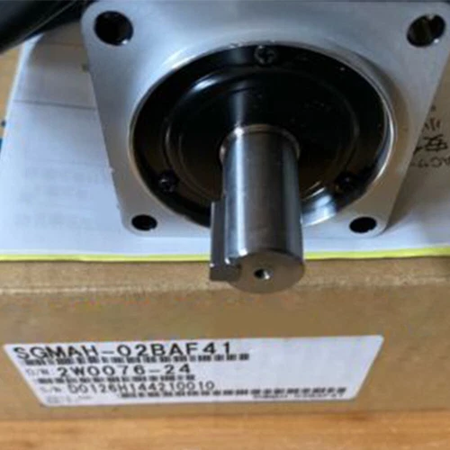 Yaskawa SGMAH-02BAF41 Servo Motor 1PC New Expedited Shipping SGMAH02BAF41 - Picture 1 of 3