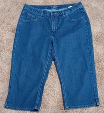 Lee Riders Women's Size 14 Medium Denim Capri Pants