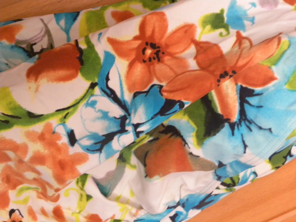 MAIÔ FEMININO PEÇA ÚNICA SPEIGEL TAMANHO 10 - Imagem 3 de 4