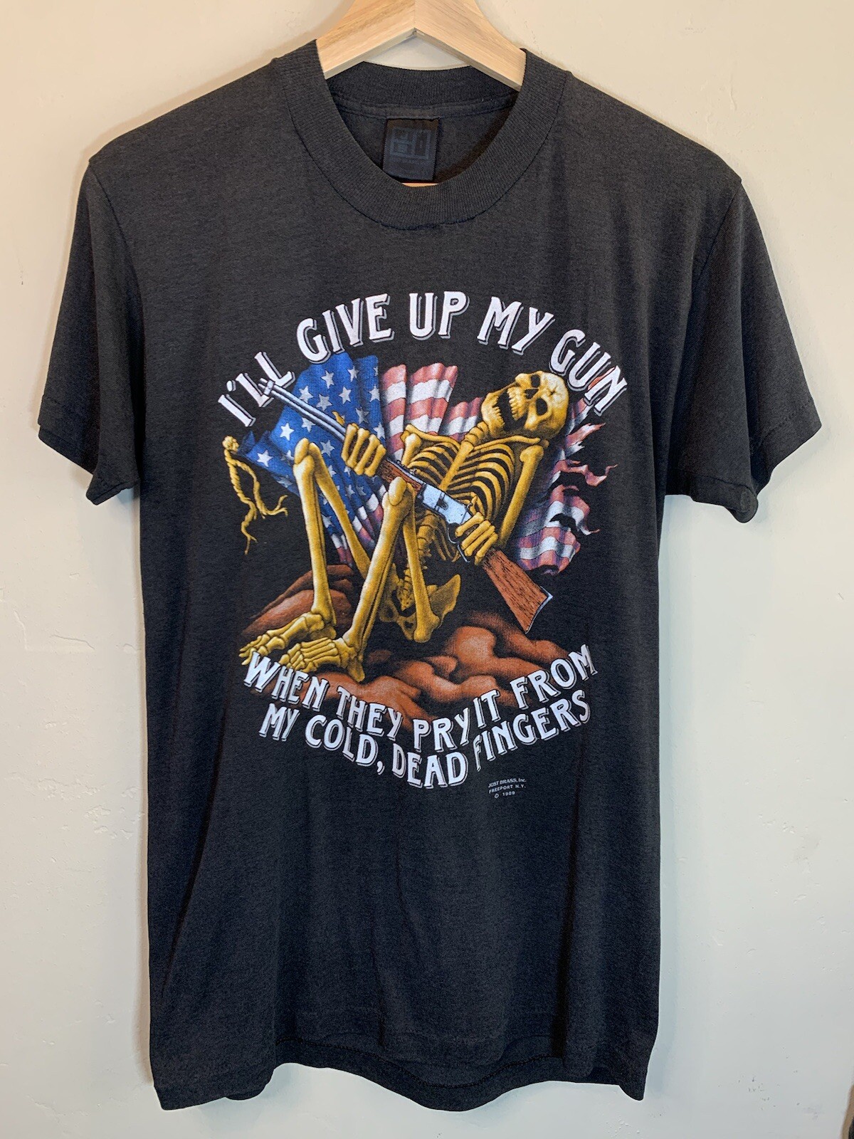 *RARE* Vintage 80’s 3D Emblem I’ll Give Up My Gun Just Brass Single Stitch Shirt