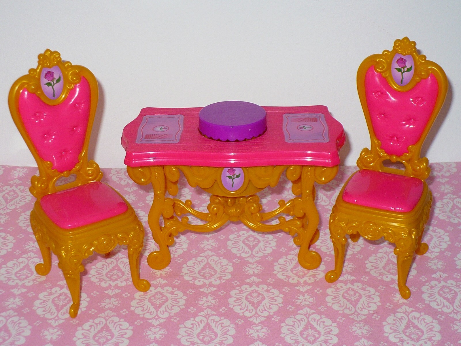 barbie table and chairs