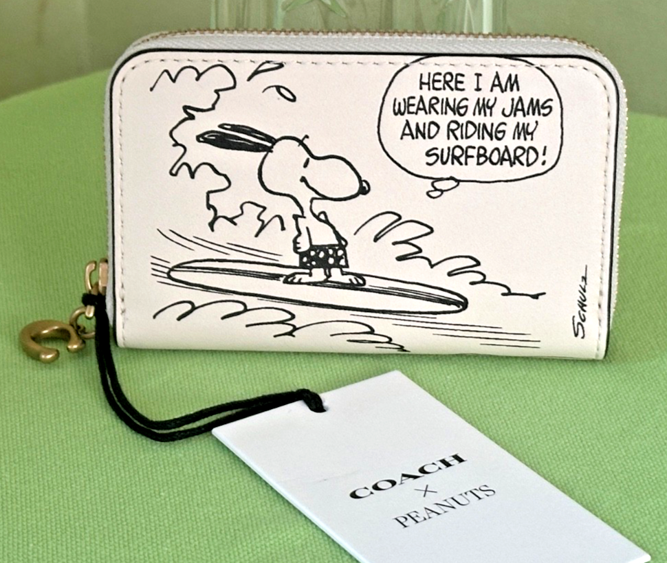 COACH PEANUTS SNOOPY SMALL ZIP AROUND CARD CASE W/NEWSPAPER PRINT COACH PEANUTS SNOOPY SMALL ZIP AROUND CARD CASE W/NEWSPAPER PRINT