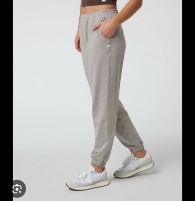 Vuori Joggers Women's Medium Beige Tan Pants Boyfriend Lounge Sweatpants Gym