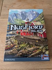 Nusfjord Big Box, DE, Mit gedrucktem Insert