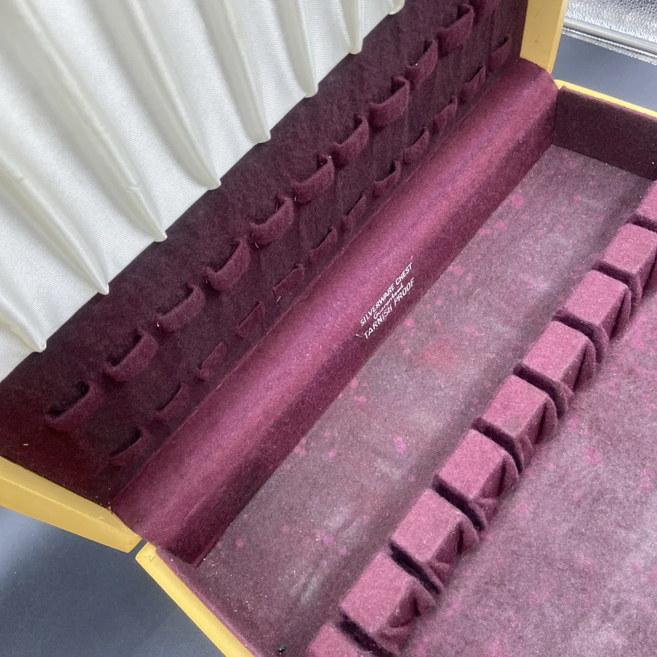 Estuche de cubiertos/platos a prueba de deslustre de colección con rico fieltro de terciopelo borgoña Foto 3 de 4